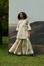 Load image into Gallery viewer, Live Leafy Classic Kurta