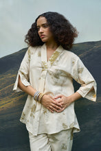 Load image into Gallery viewer, Live Leafy V Neck Kurta