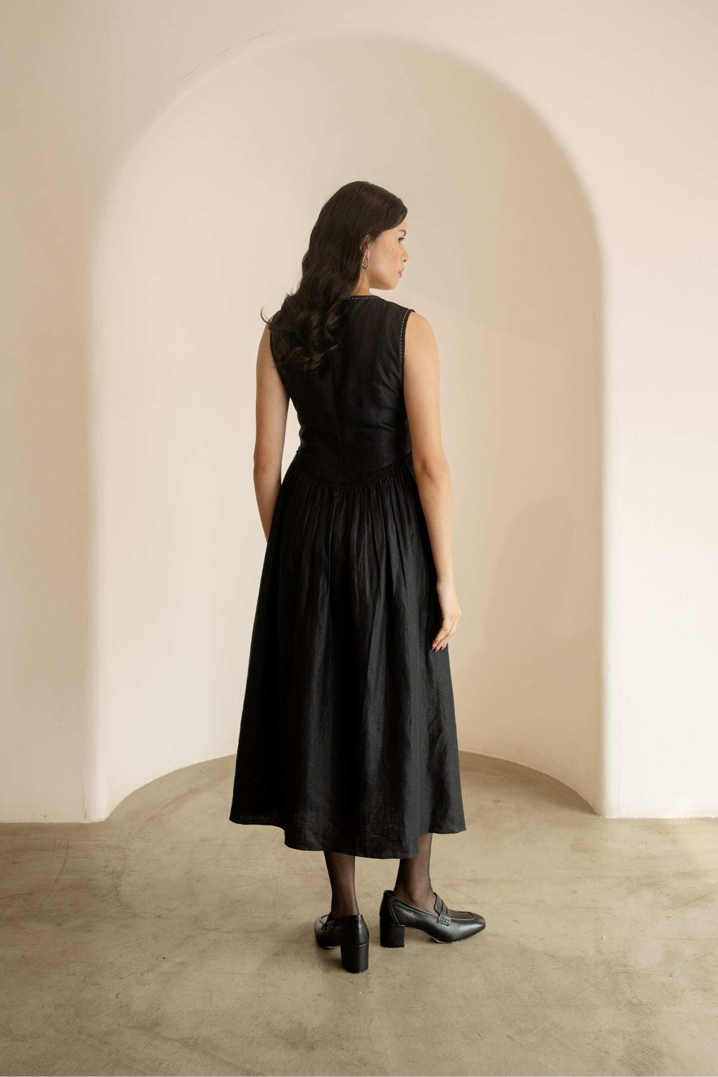 Ebony Black Sleeveless Midi Dress