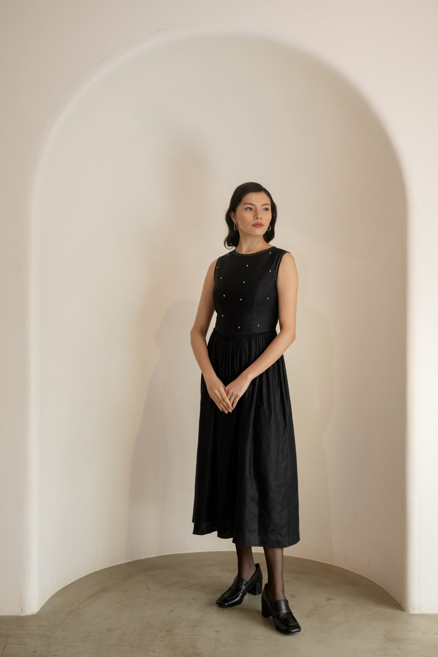 Ebony Black Sleeveless Midi Dress