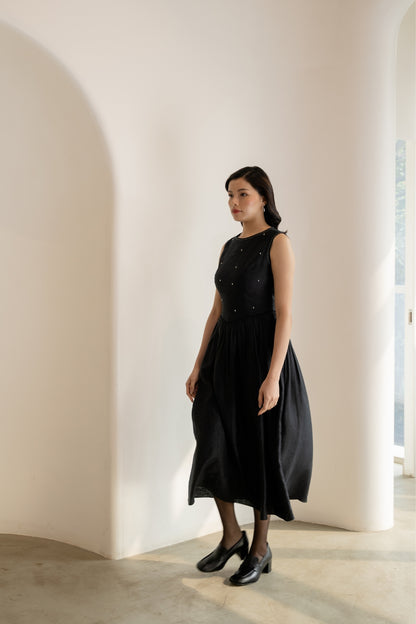 Ebony Black Sleeveless Midi Dress