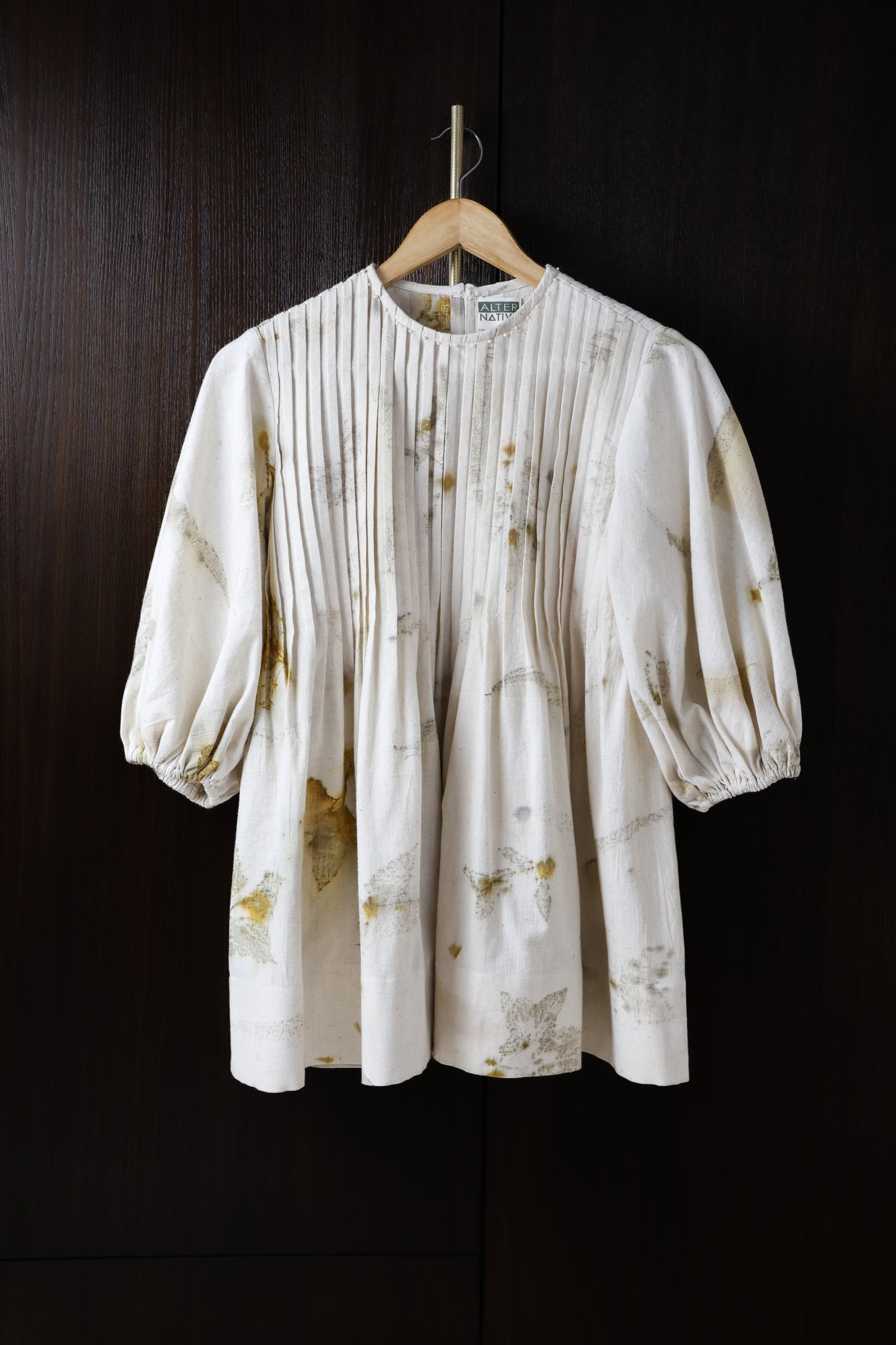 Live Leafy Pintucks Top with Sleeves